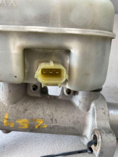 2004 ford e350 (6.0l) master cylinder