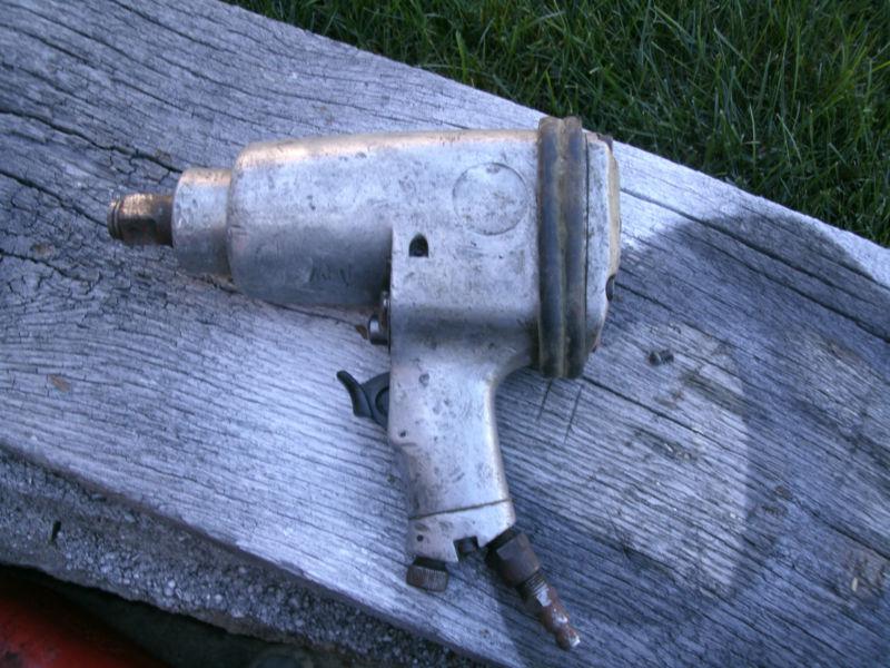 Milwaukee 3/4 inch air gun with socket