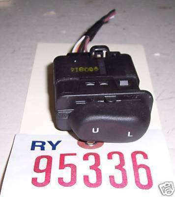 Mercury 96 sable door lock switch right/front blk 1996