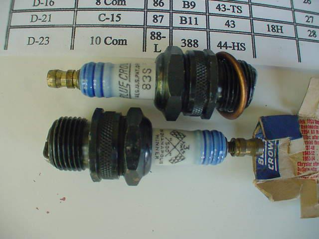 Vintage spark plugs & insulators Harley,Indian,Henderson ,18mm, 2 ea, US $34.50, image 3