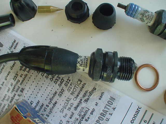 Vintage spark plugs & insulators Harley,Indian,Henderson ,18mm, 2 ea, US $34.50, image 7