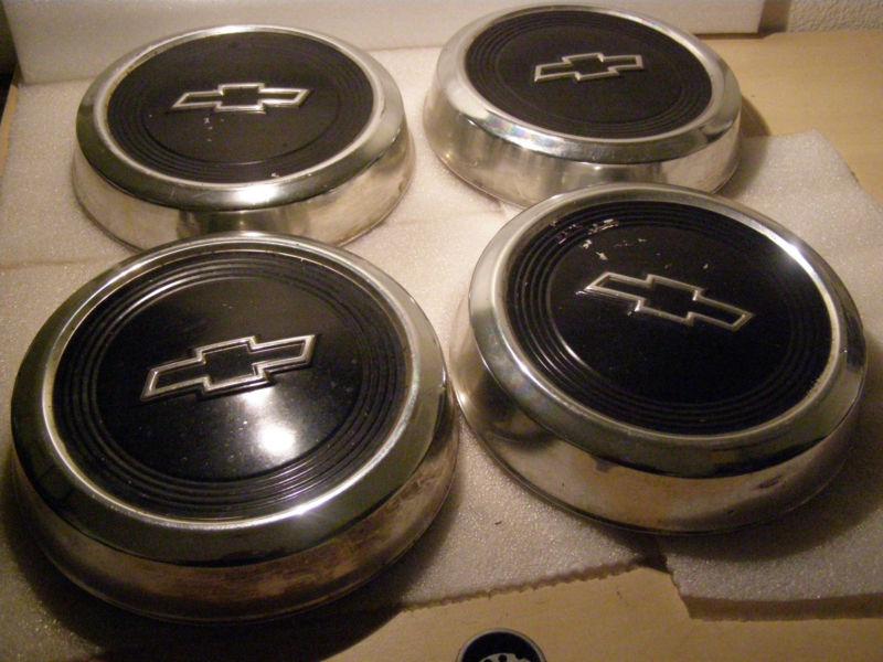 Chevy hubcaps (set of 4) black (dog dish/bowtie style)1960s/1970s