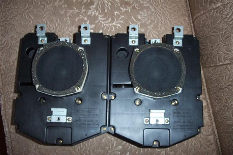 Used  1990  4runner   pair  of  rear  speakers