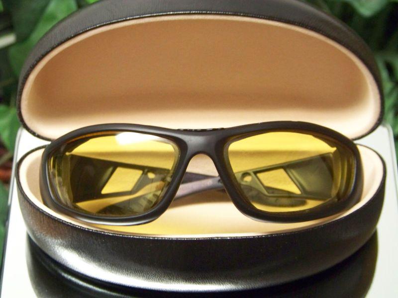 Yellow to smoke transition lens motorcycle sunglasses w/removable foam padding