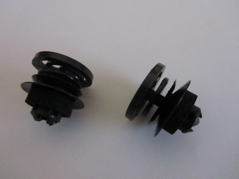 Volkswagen passat door trim panel retainer black 3b0868243  (10  pcs)