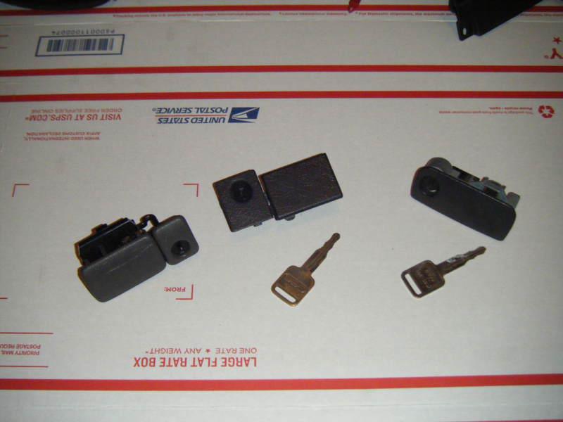 Sell 19951998 ACURA TL GLOVE BOX LOCK in Cincinnati, Ohio, US, for US 12.00