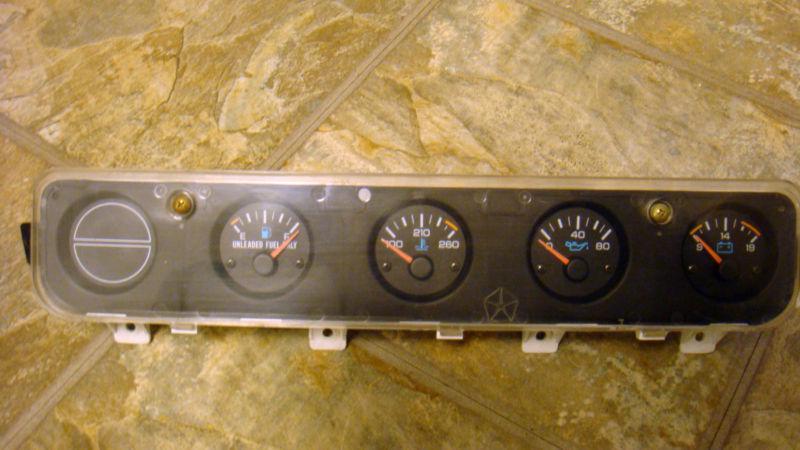 Purchase 91-95 Jeep Wrangler YJ OEM Center Gauge Cluster Temp Fuel Oil  Battery 92 93 94 in Arlington Heights, Illinois, US, for US $