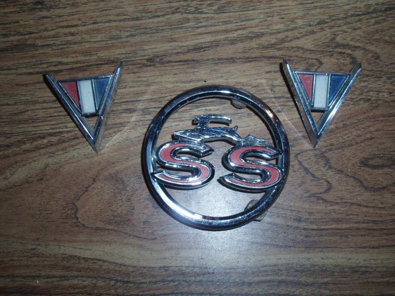 Chevy impala 1964 emblems super sport ss 283 fender lot of 4