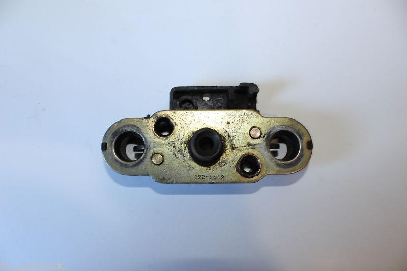 Suzuki gsxr  600 750 srad gsxr600 gsx-r  passenger seat latch 97 98 99 00 sn