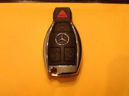 One mercedes oem original new keyless key! c, e, cls, g, glk, gl, ml, cl, s 