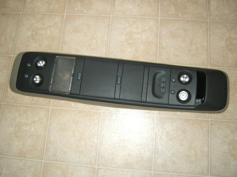 Sell SILVERADO SIERRA OVERHEAD CONSOLE OEM NICE LQQK 97 98 99 00 01 02