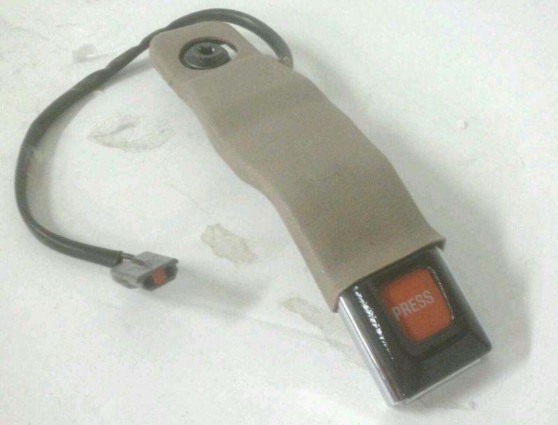 Ford explorer seatbelt buckle light tan seat belt drivers side