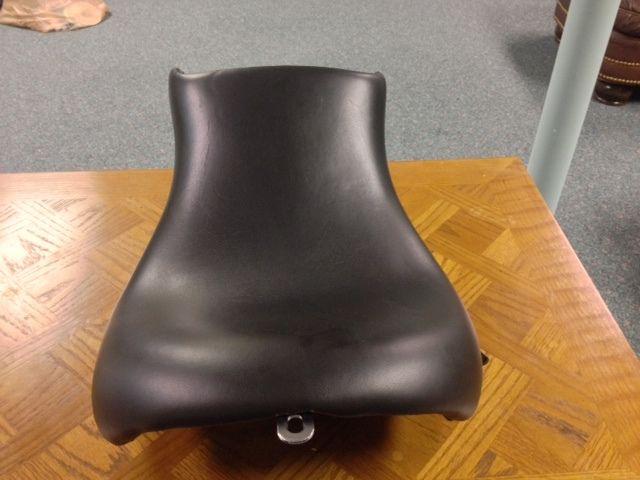 Honda vtx 1300 c&c solo seat