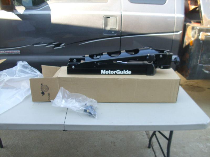 (nib) motorguide 20.5 bow trolling motor mount (black) mst9205bf