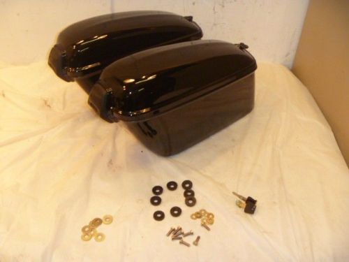 Black hard side hard saddlebag universal vstar shadow 883 boulevard volusia 1200