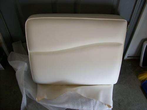 07 crownline 21 classic-center aft cushion-brite white