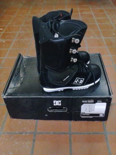 302795 / dc " park boot " snowboard boot men's size 8.0 / black  - liquidation
