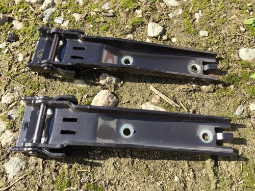 Jeep wrangler tailgate hinges