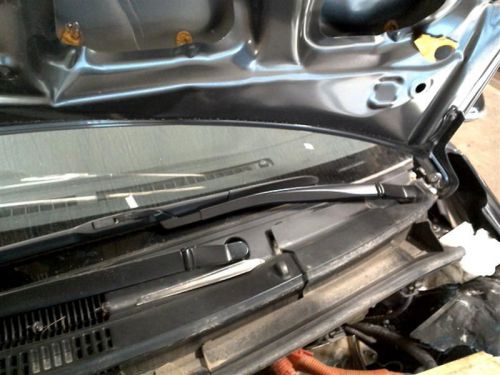 Prius     2015 wiper arm               528881