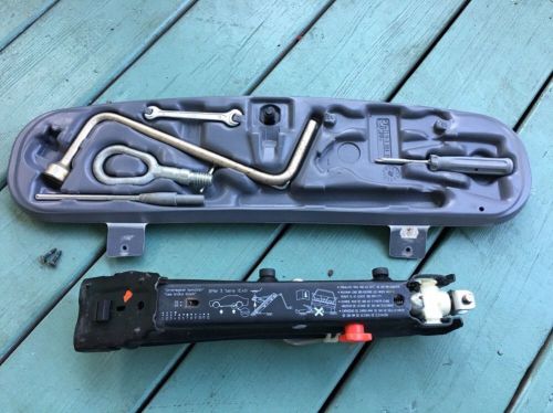 1999-2005 bmw e46 coupe oem emergency tool kit w/ jack &amp; retainer screws