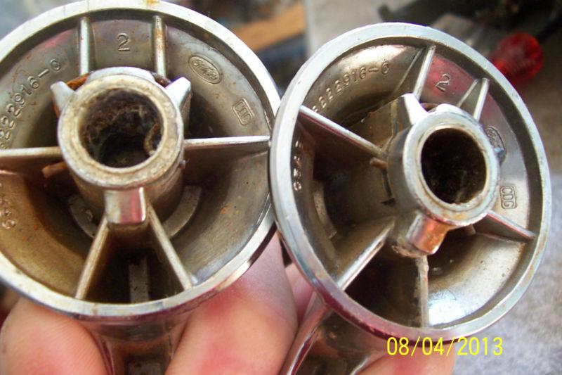 GALAXIE 1962 1963 SMALL WING VENT GLASS VENT WINDOW FRONT CRANK ROLLER HANDLE, US $25.00, image 2