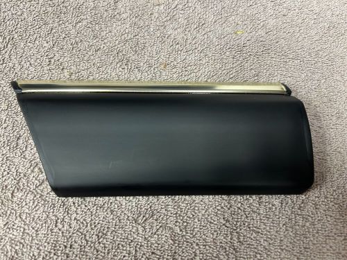 87 88 89 chrysler lebaron left rear fender molding moulding 4366921 oem nos *