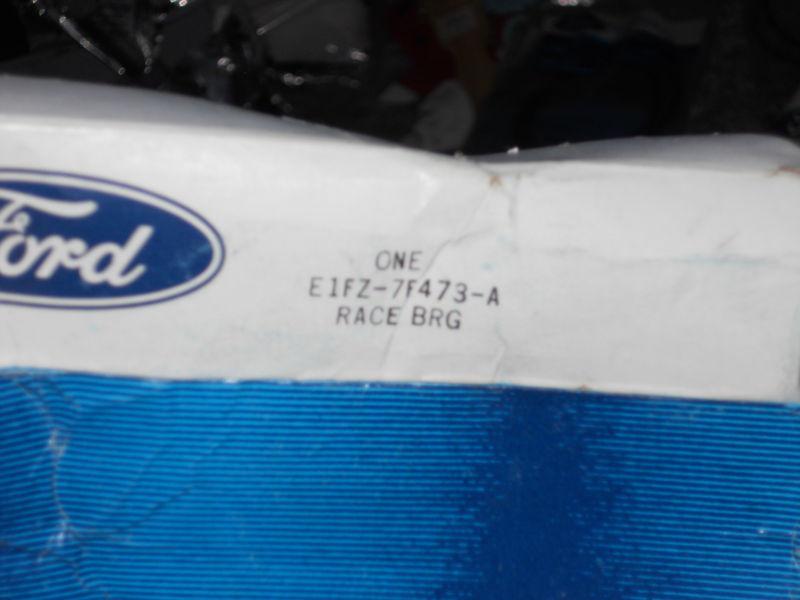 Nos 1981 - 1989 ford atx automatic transmission rear race and bearing assembly