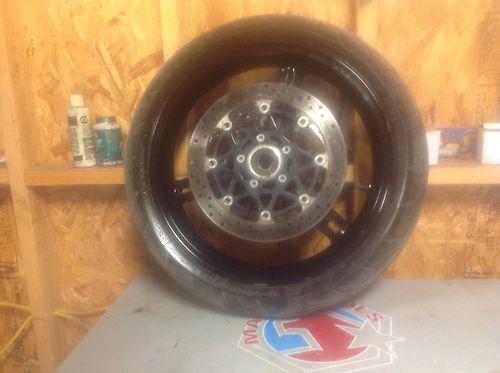04 05 gsxr 600 750 front wheel oem complete 100% straight
