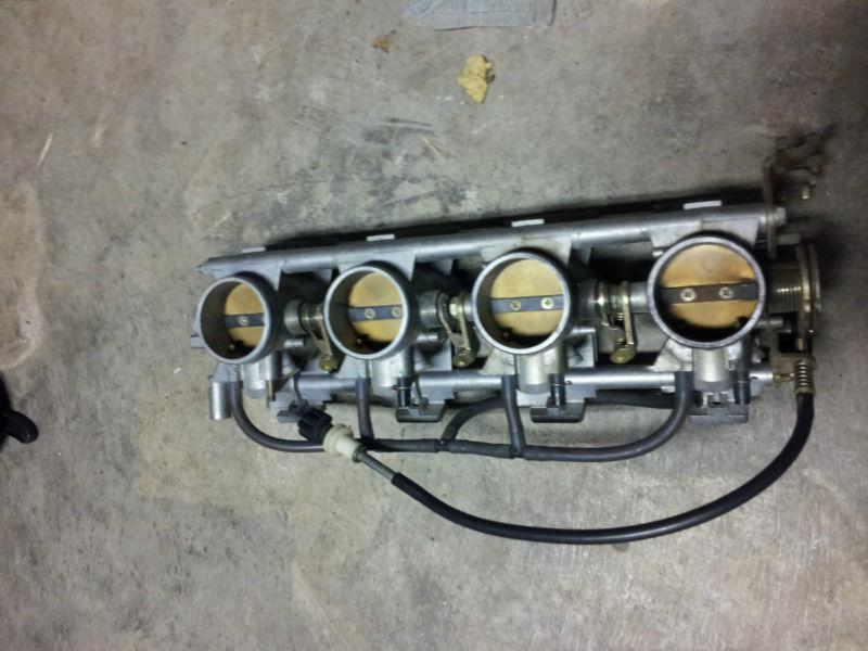 Buy 01 Suzuki GSXR 750 throttle bodies in Hopewell, Pennsylvania, US
