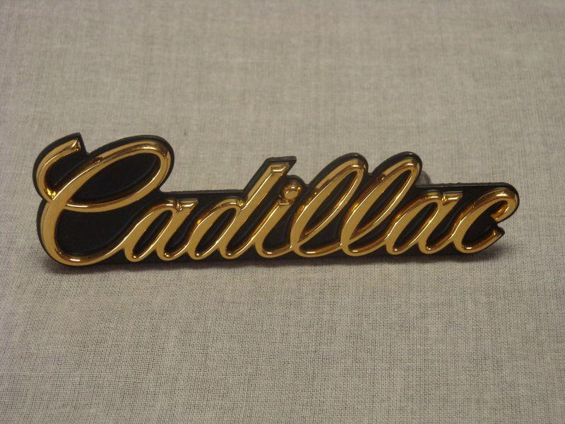 Nos oem cadillac deville seville brougham eldorado fleetwood gold grille emblem 