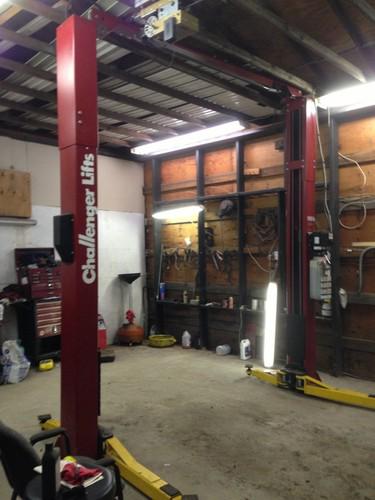 Challenger automotive lift 10k lbs vs10 model. versymmetric local pick up only 