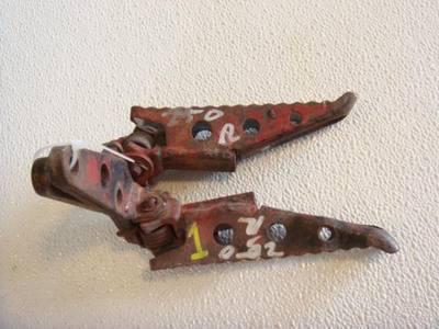 Honda atc250 atc 250 atc250r atc 250r footpegs pegs set