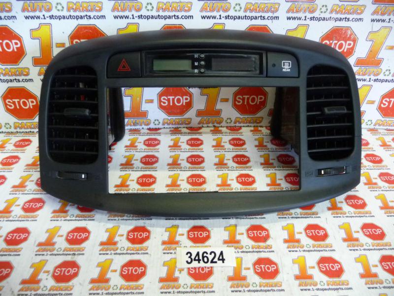 06 07 08 09 2010 2011 hyundai accent radio bezel w/ ac vent & clock display oem