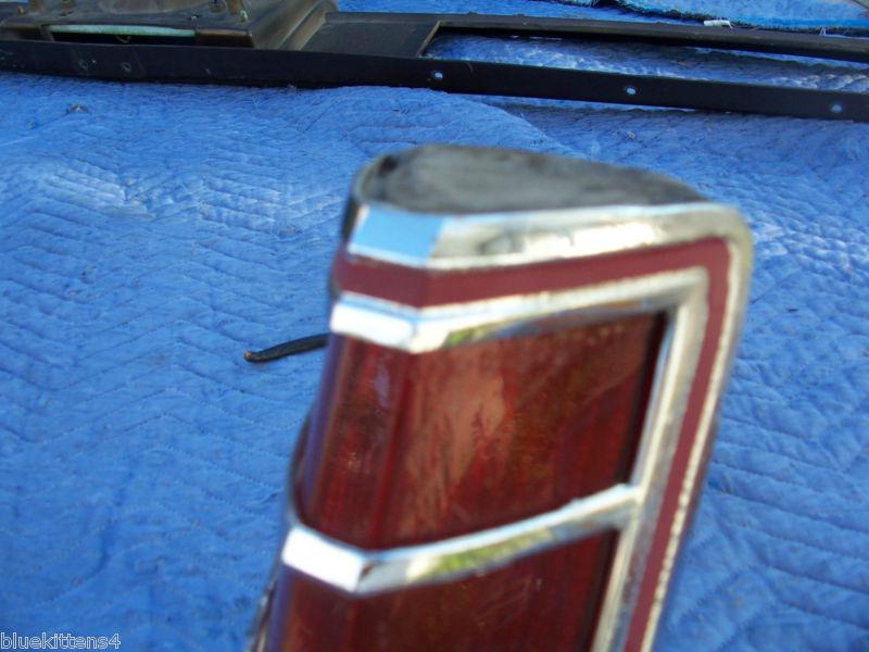 1978 MARK V LEFT CRACKED TAILLIGHT OEM USED ORIGINAL LINCOLN FORD PART WEAR, US $76.00, image 3