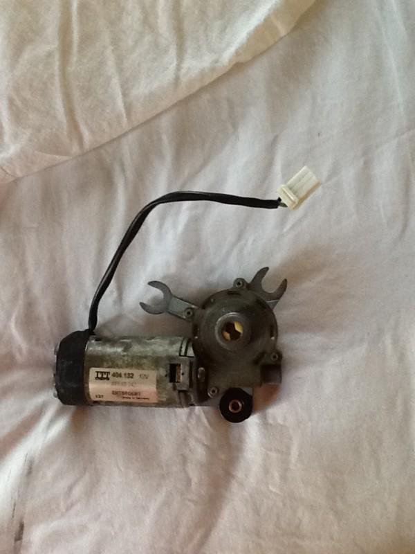 Buy 9803 OEM JAGUAR XJ8 SUN ROOF MOTOR in Palm City, Florida, US, for