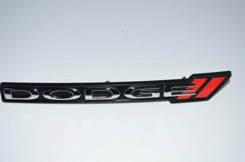 Dodge avenger grille nameplate emblem oem mopar 68146393aa new design stripes 