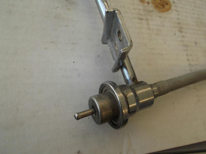 Buy 0103 Ford F150 E150 4.2L V6 Motor Fuel Rail & Injectors in