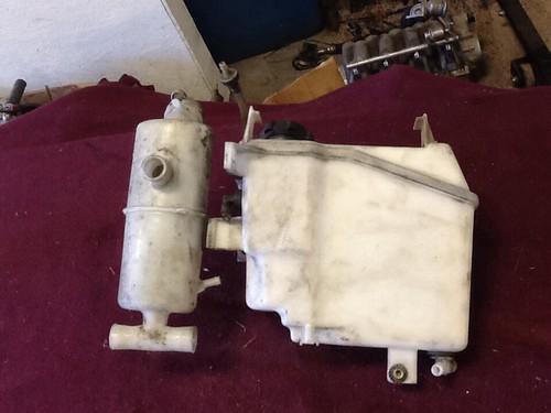 Ski doo rev 800 oil + coolant bottles