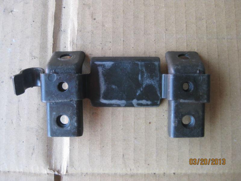 1982 yamaha xv920r virago  horn mounting bracket