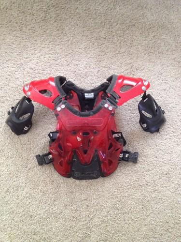 Axo vortex chest protector size large used