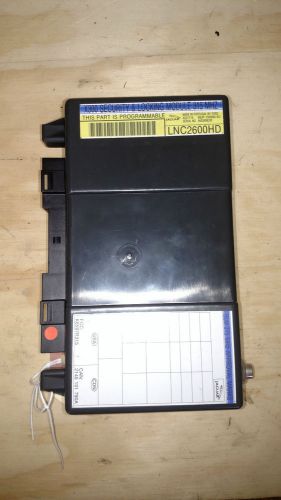 Security and locking module for a jaguar xj8 (r)