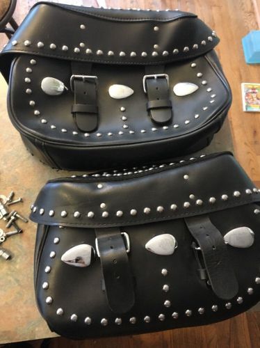 Harley davidson heritage leather saddlebags -soft tail 1986 to 1999-good
