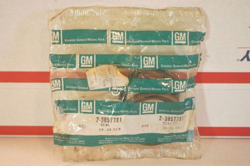 1975-1984 c20 c30 chevy pickup suburban g30 van nos front wheel seals 3857731