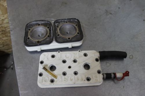 93 seadoo xp 657 twin carb engine  cylinder head with cover