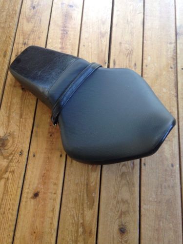 01 honda vt 750 dc oem shadow spirit seat drivers passenger assembly - vt750