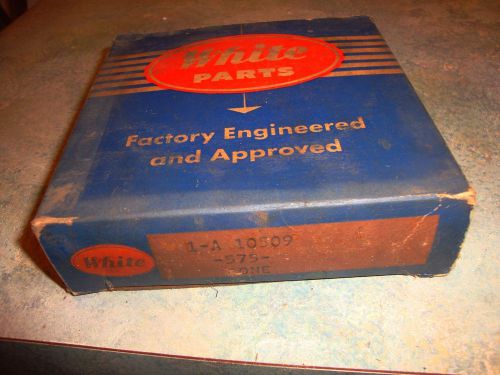 White tapered roller bearing, marked &#034;1-a 10509, 575 cone,&#034; new old stock
