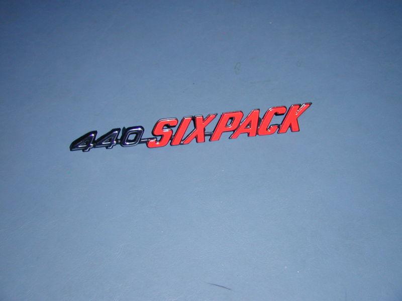 70,71  mopar 440-6 pack  emblem nos
