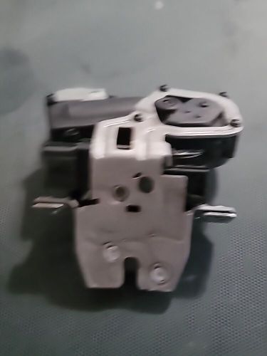 Lincoln nautilus mkx liftgate power motor lock latch actuator oem 2016 - 2020