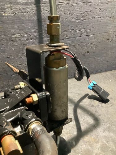 OEM MERCRUISER 4.3L Fuel Pump and Filter Bracket -- 805373-C With pump Assembly, US $99.00, image 2