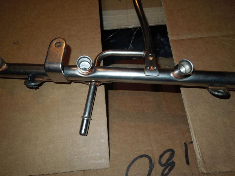 05-13 LS2 LS3 L99 Corvette Camaro GTO Fuel Rail OEM GM 12633511, US $80.00, image 3